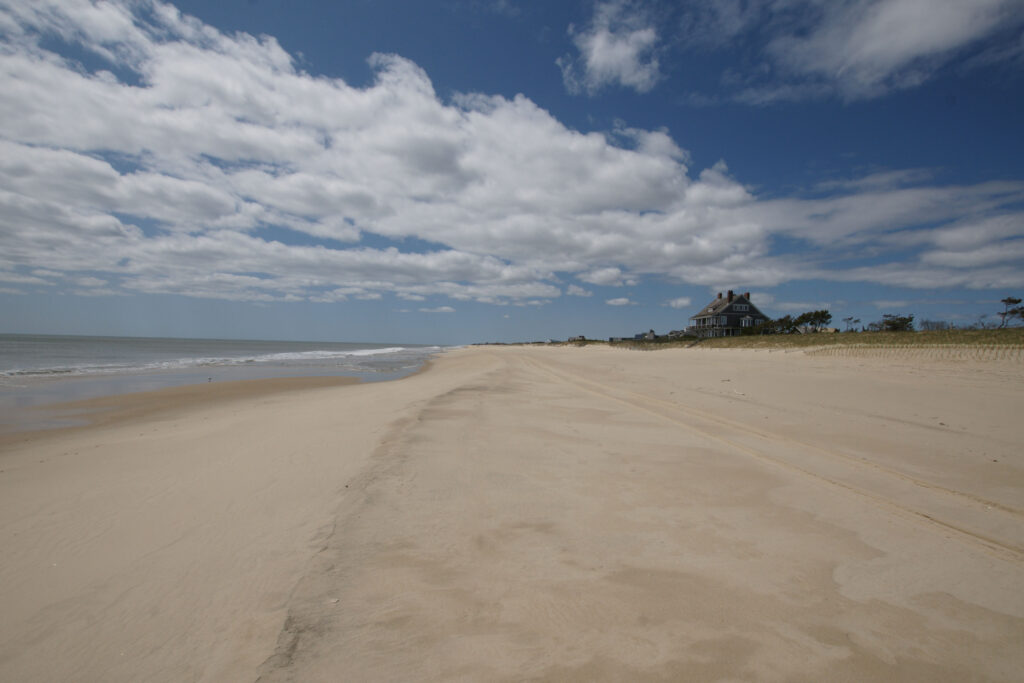 Wainscott Beach looking west